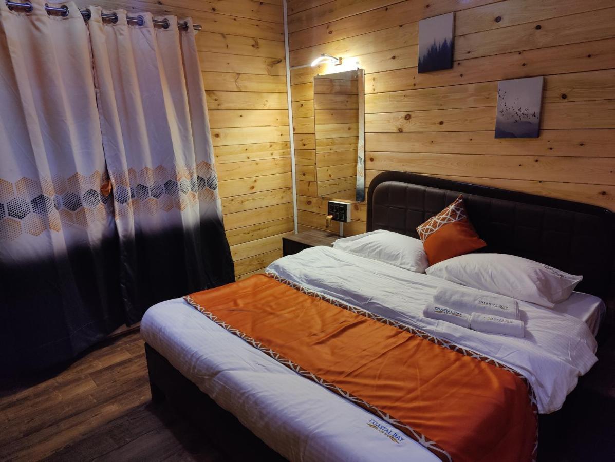 Coastal Bay Inn Алибаг Экстерьер фото