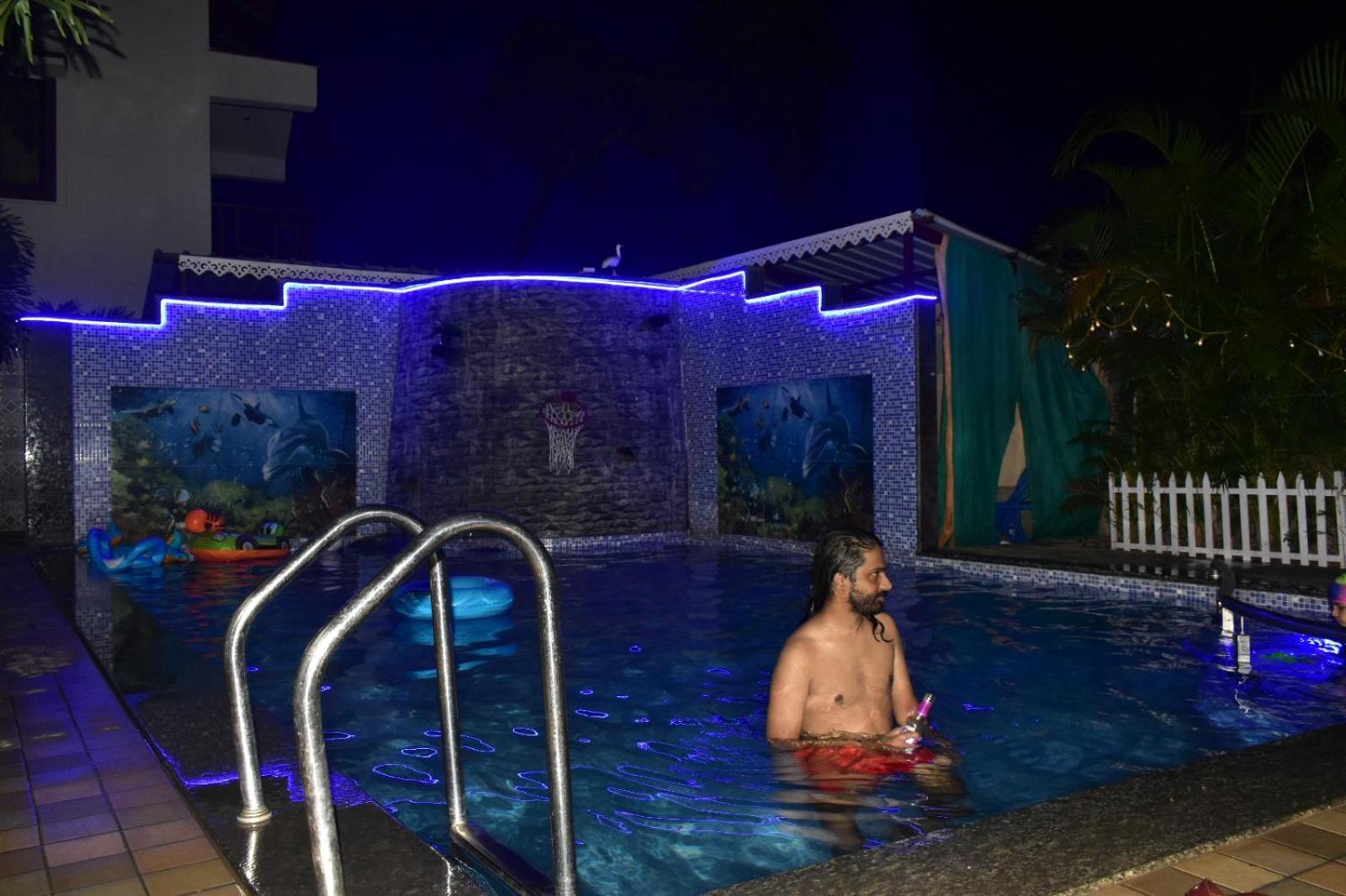Coastal Bay Inn Алибаг Экстерьер фото