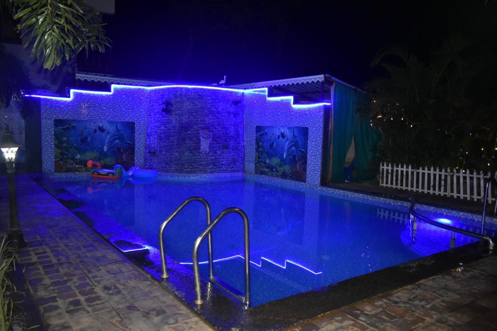 Coastal Bay Inn Алибаг Экстерьер фото
