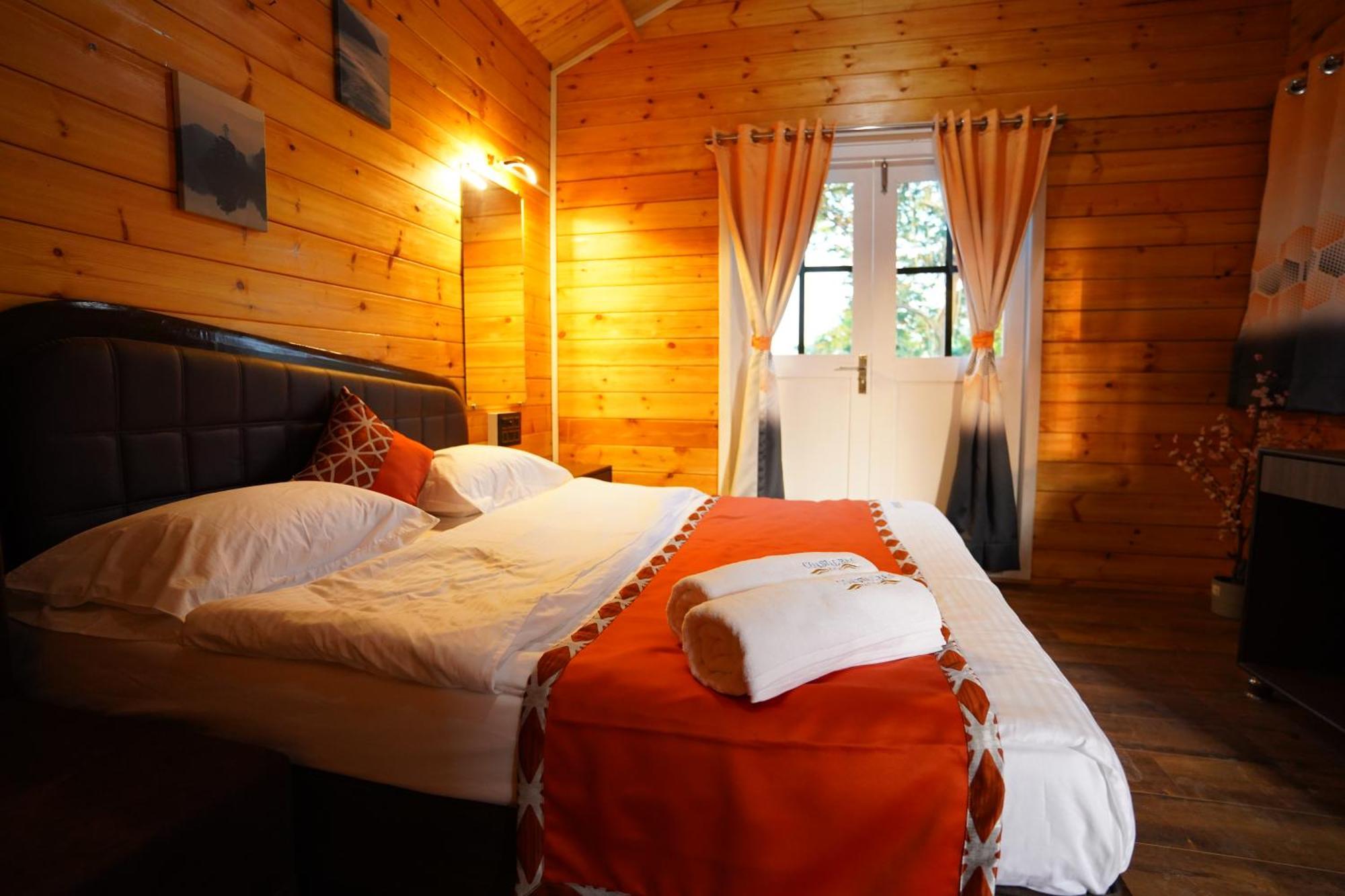 Coastal Bay Inn Алибаг Экстерьер фото